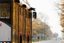 Nástup všemi dveřmi: Novinka v příměstských autobusech PID od srpna 2025